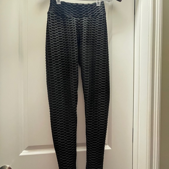 Butt Lift Tights! - Picture 3 of 8